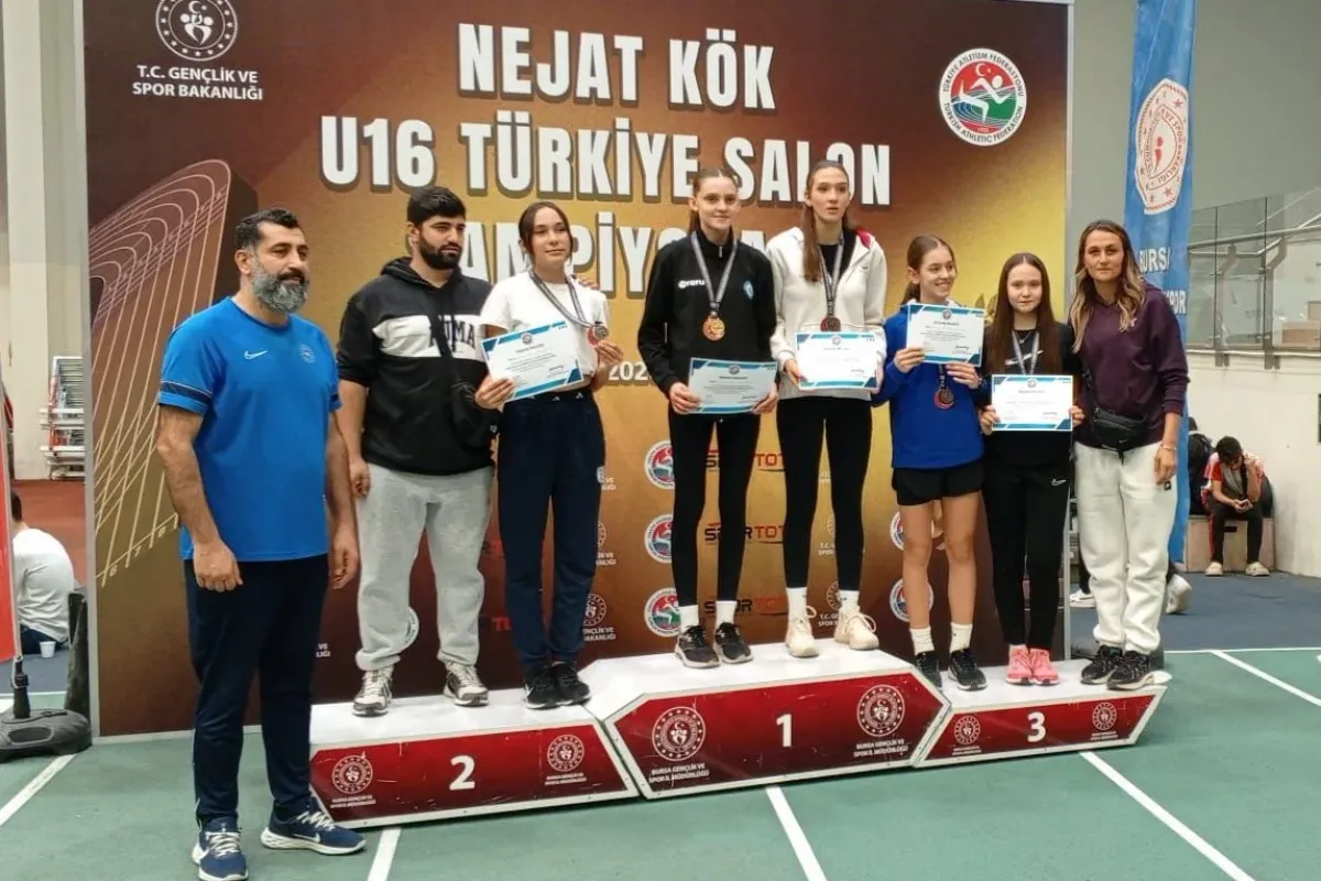 Manisalı atletlerden Türkiye üçüncülüğü