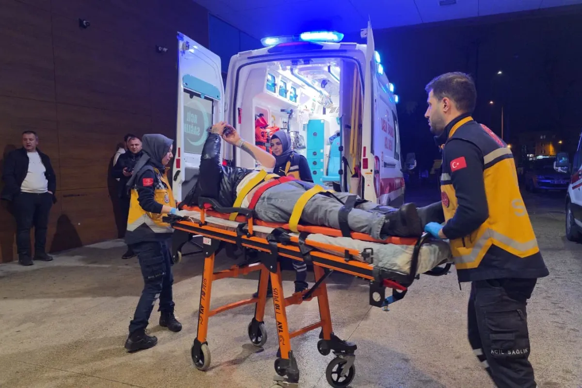 Yolun karşısına geçmek isterken gözünü hastanede açtı
