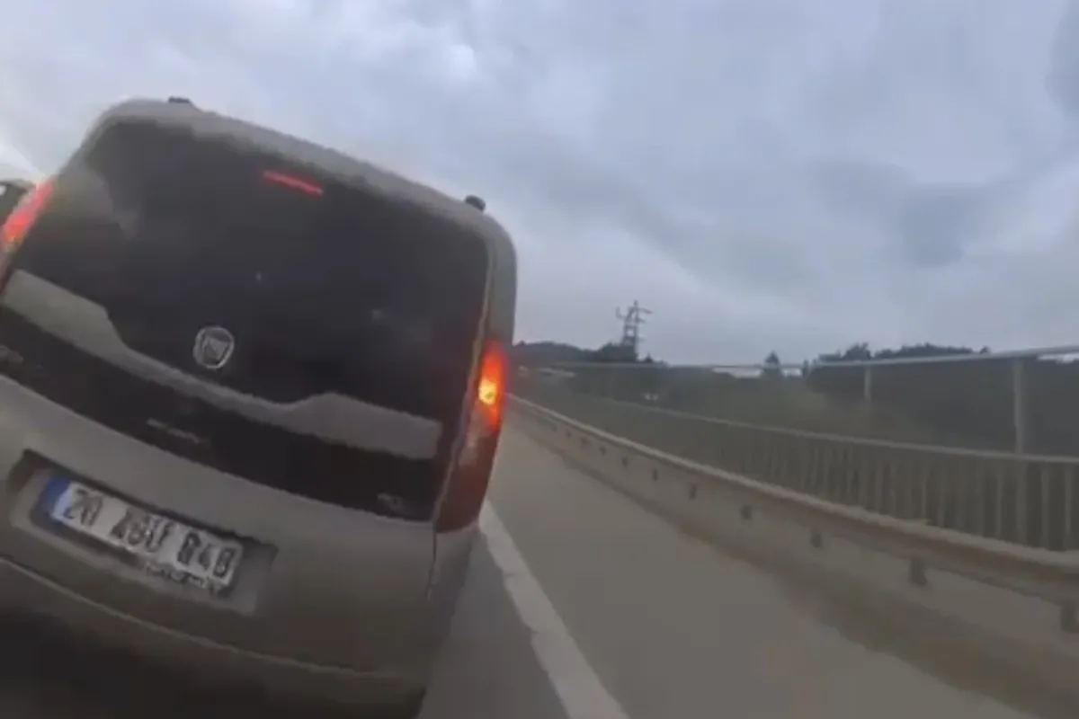 Bursa’da 113 kilometre hızla giden motosikletli çarptığı araca girdi