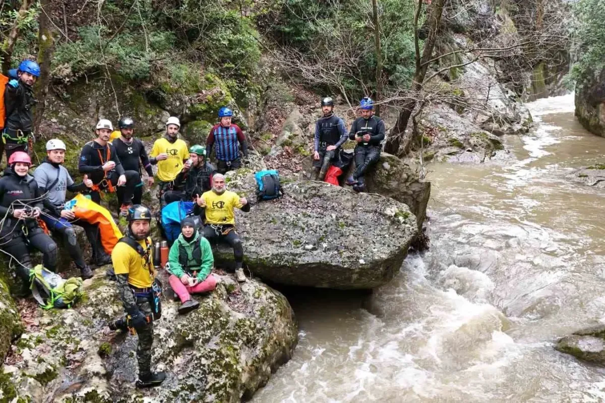 Yağmur ve kar sularıyla coşan kanyonu geçen sporcu böyle konuştu