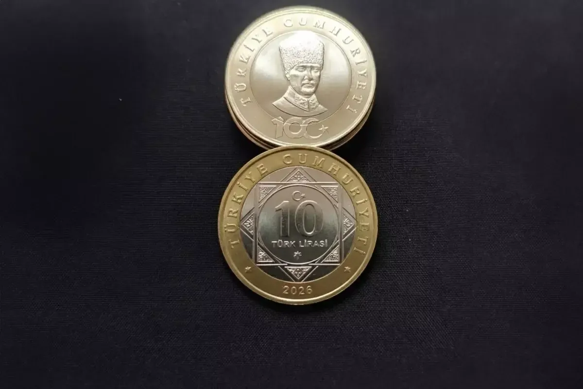 Herkes bu fotoğrafı konuşuyor! Madeni 10 lira gerçek mi?