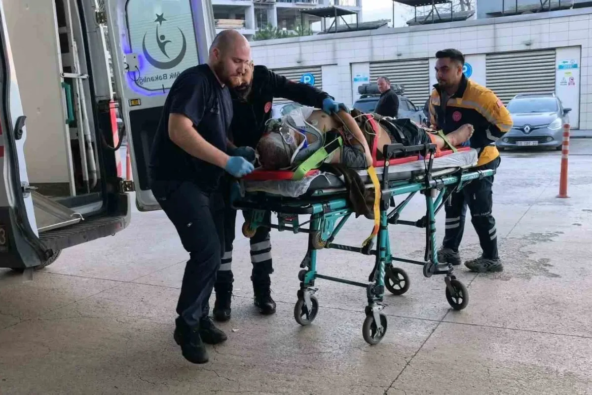 İnegöl’de beton tankeri devrildi: Sürücü hayatını kaybetti