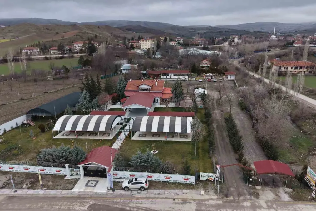 Ankaralı iki kardeş azmetti, hayallerini kır bahçesine dönüştürdü