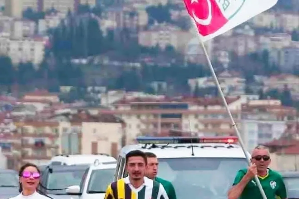 Bursa’da Sevgililer Günü’nde şampiyonluk sloganıyla koşu düzenlendi