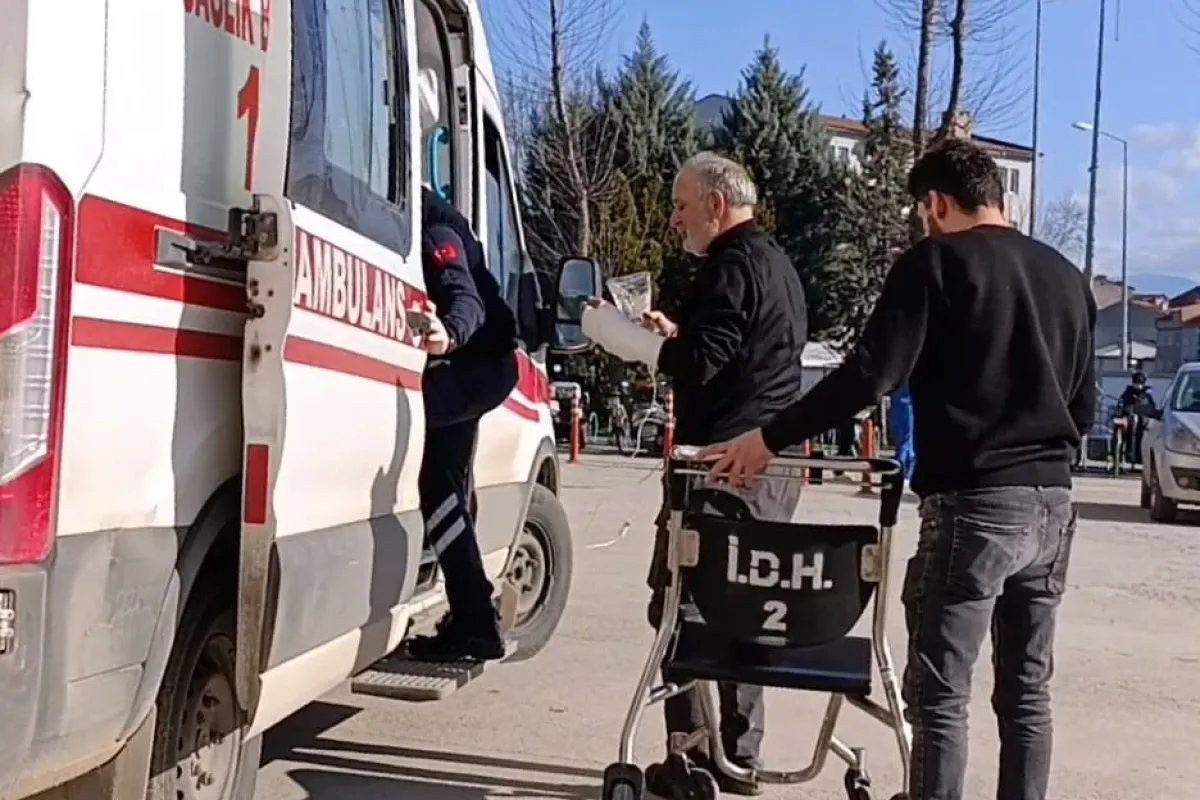 Ağaç budarken bileğini kesti