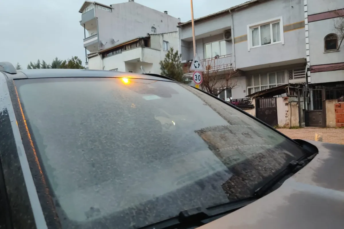 İnegöl'de sabah araçlarının başına geçen sürücüler şaşkınlıklarını gizleyemedi