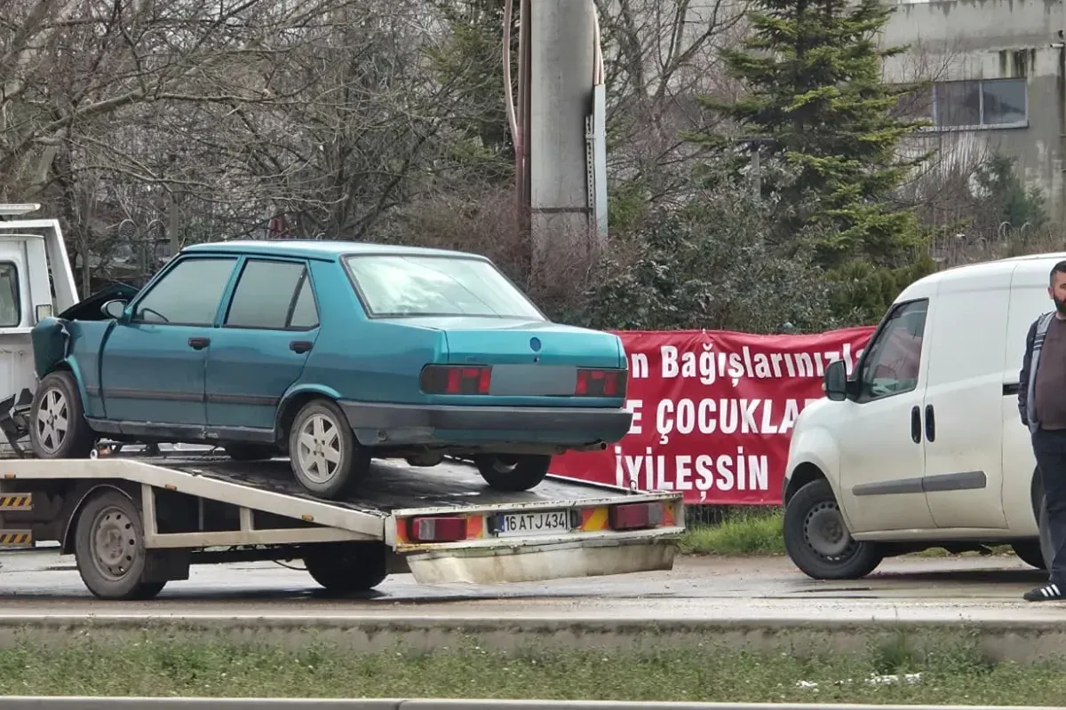 İnegöl'de feci kaza! Sürücü hastaneye kaldırıldı