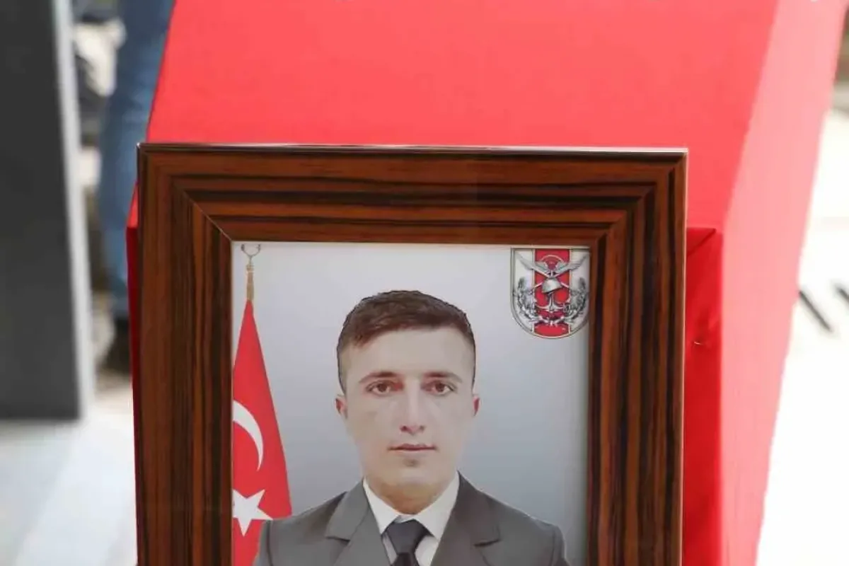 Uzman Çavuş Muhammet Emin Akyol, son yolculuğuna uğurlandı