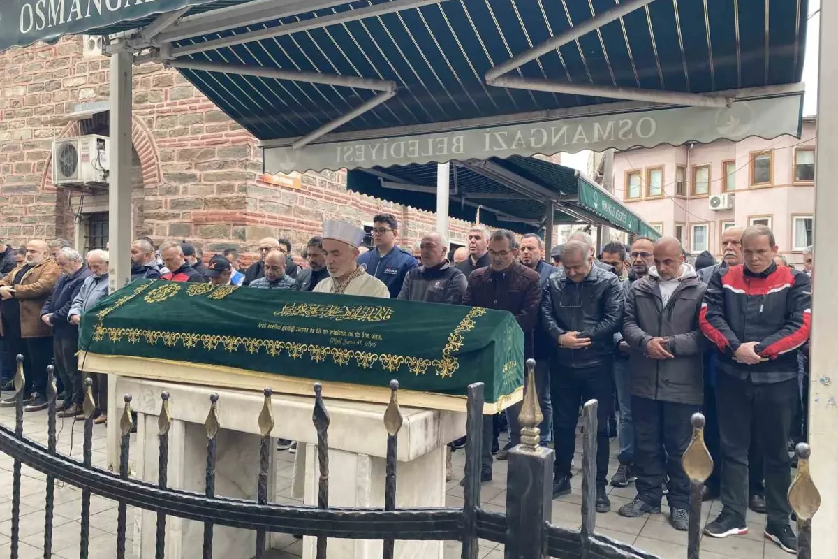Bursa’daki feci kazada hayatını kaybeden genç adam gözyaşlarıyla uğurlandı