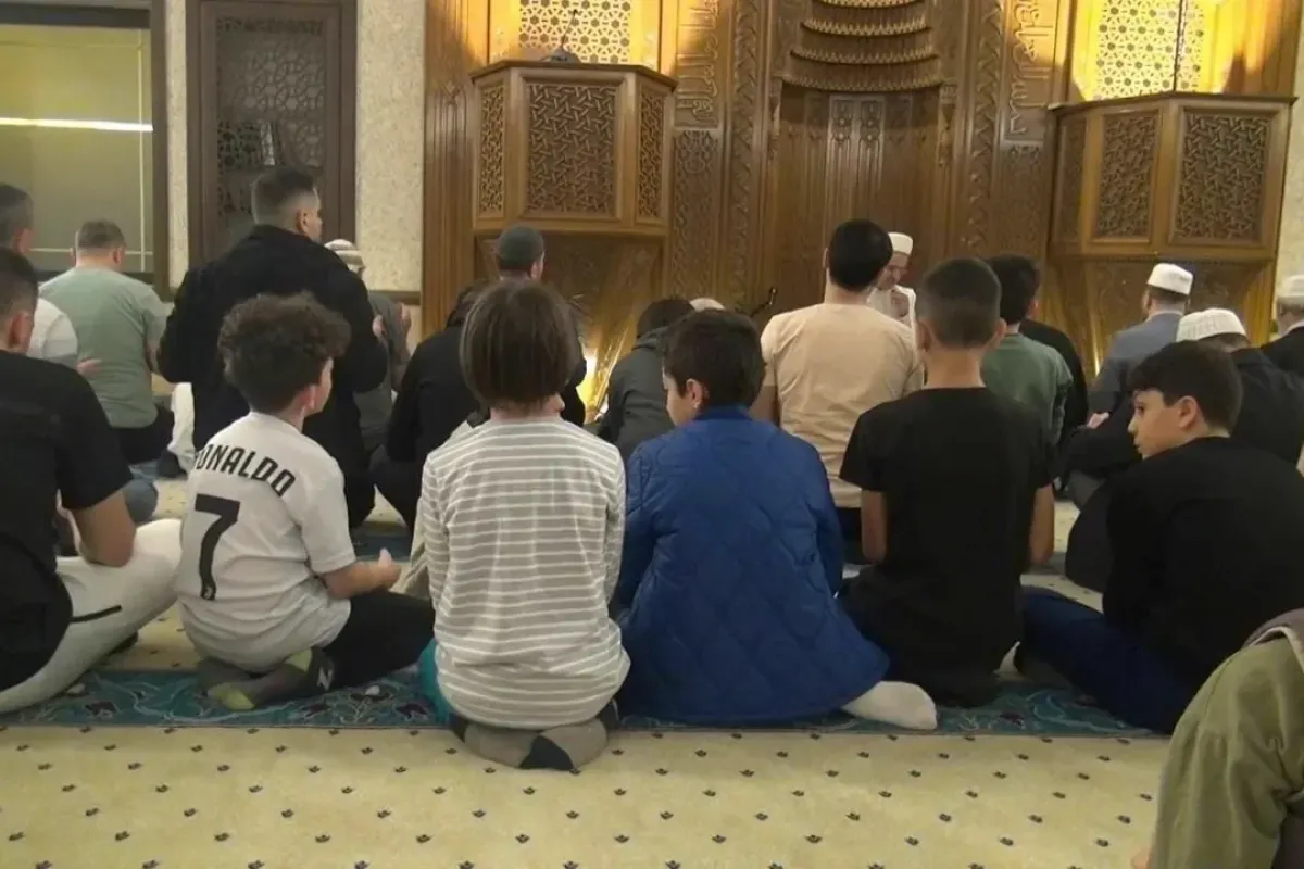Teravih namazı nasıl kılınır, kaç dakika sürer?