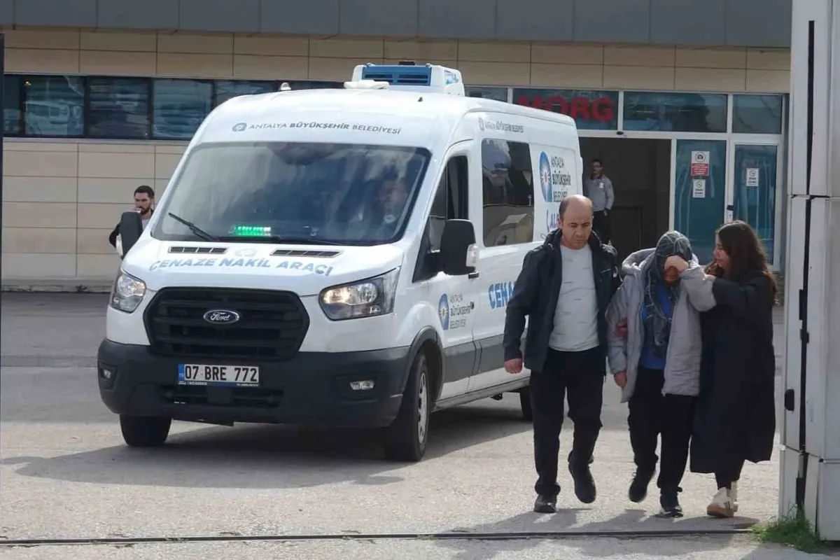 Antalya’da 20 yerinden bıçaklanarak öldürülen gencin cenazesi teslim alındı, cinayet zanlısı tutuklandı