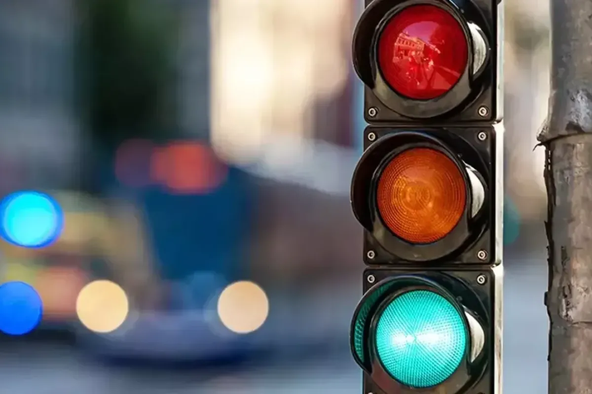 100 yıllık trafik ışık sistemi değişiyor!