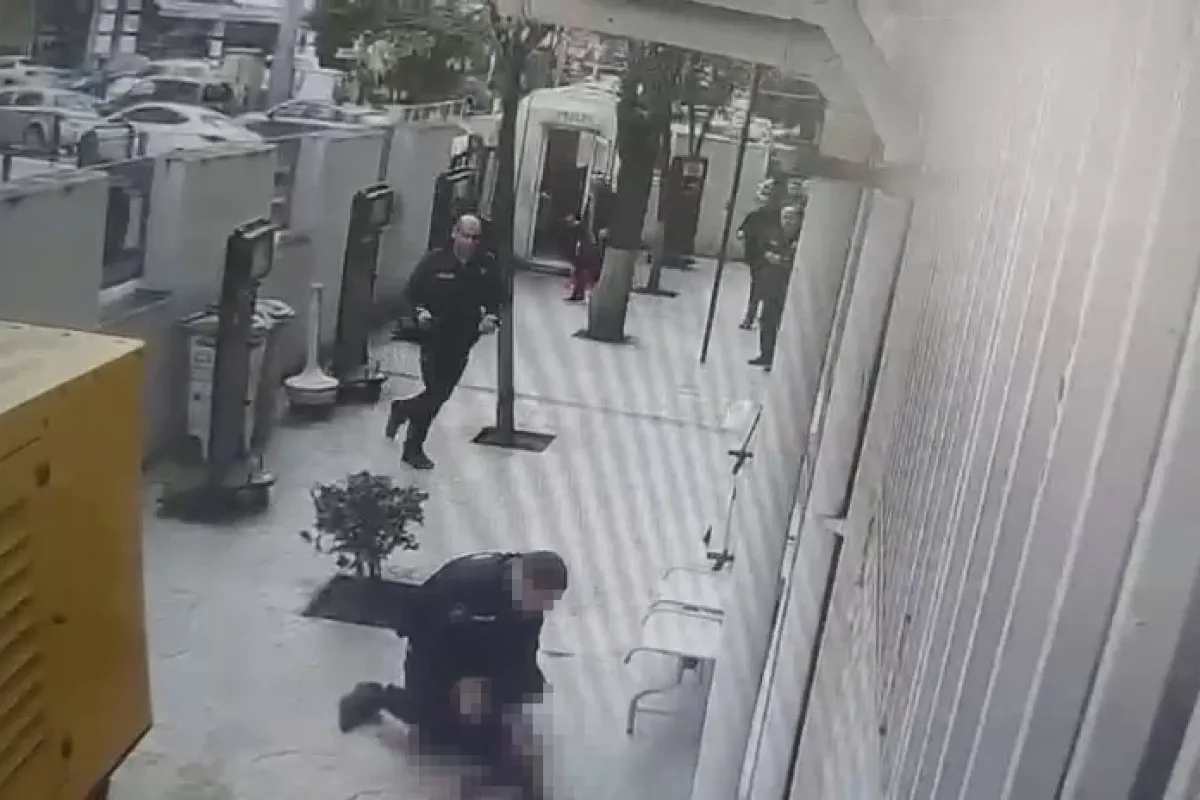 Polisin silahını alıp intihar etti!