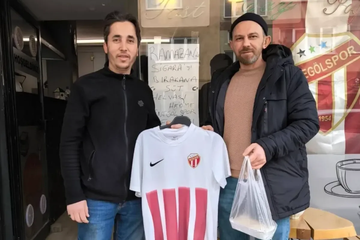 Sigarayı bırakana tatlı ve İnegölspor forması hediye