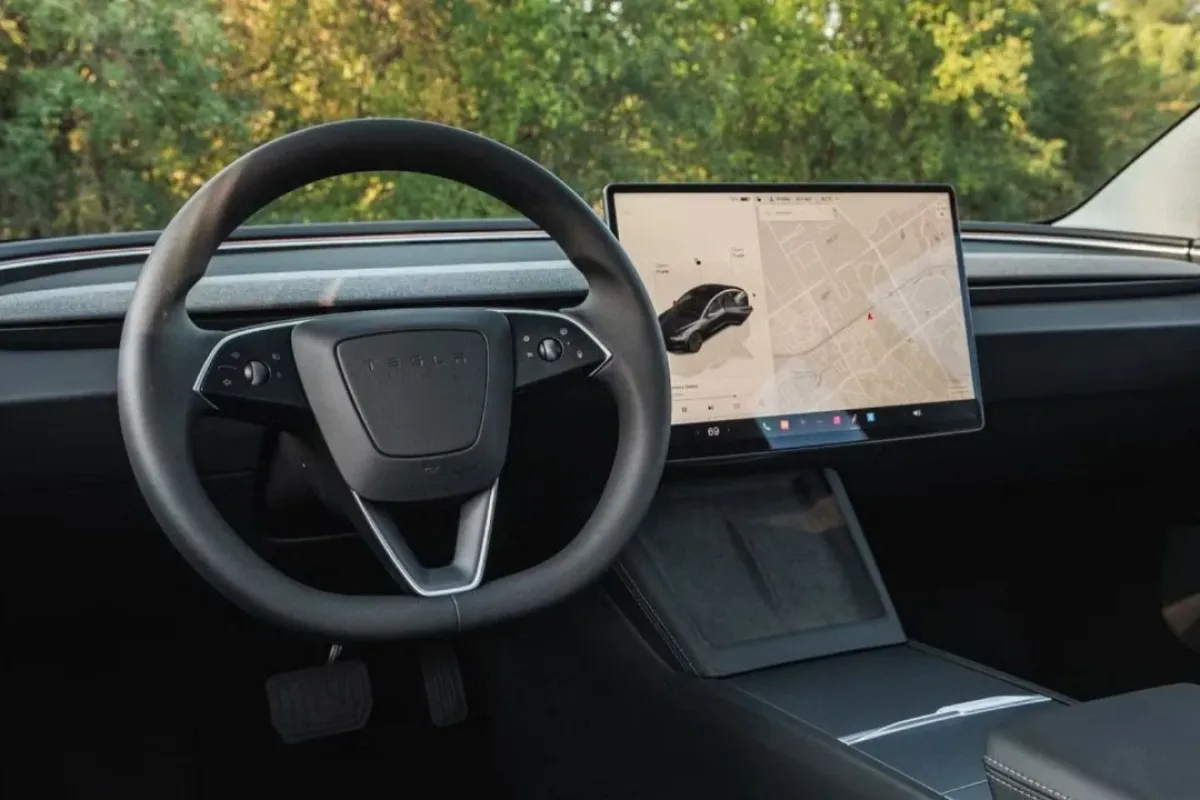 Tesla ve Lexus'un araçlarına yasak geldi