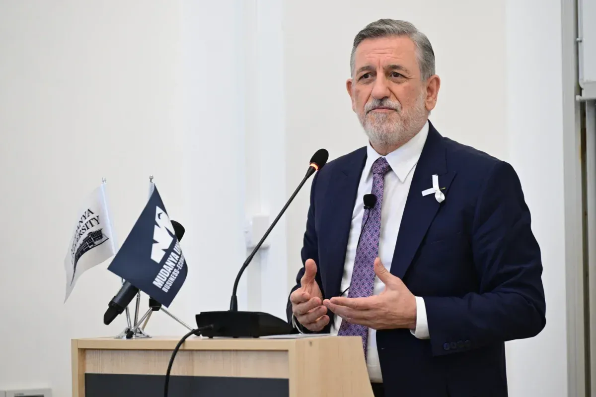 İbrahim Burkay, Genç Girişimcilere Ekonomik Dönüşüm Çağrısı Yaptı