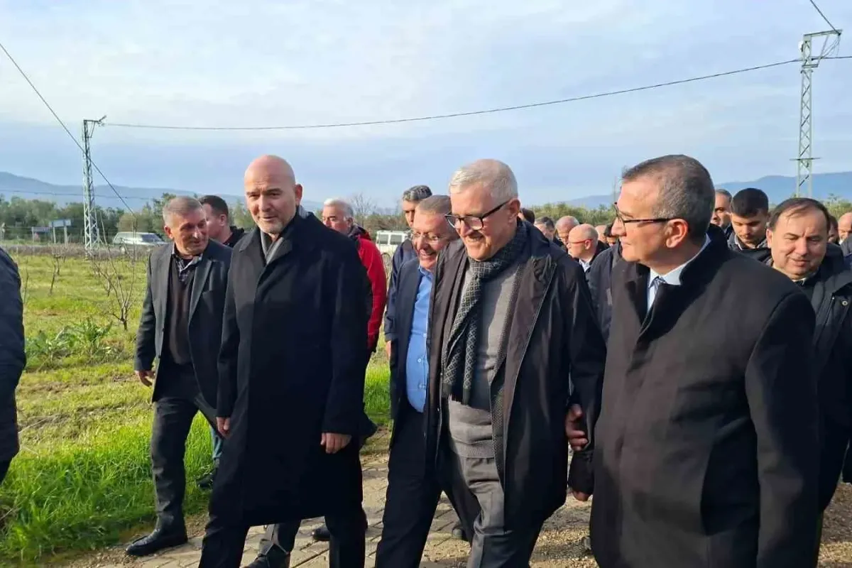 Süleyman Soylu, başdanışmanı Harun Akın’ın ağabeyinin cenazesine katıldı