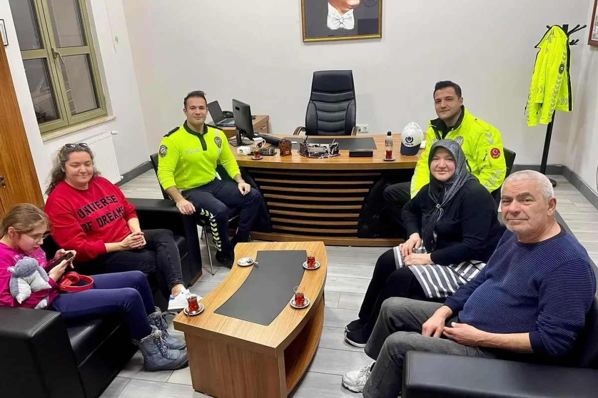 Kazada mağdur aileye polis sahip çıktı