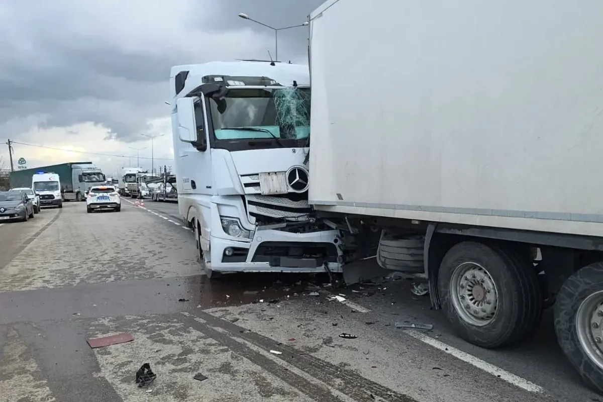 İnegöl'de korkutan kaza trafiği felç etti!