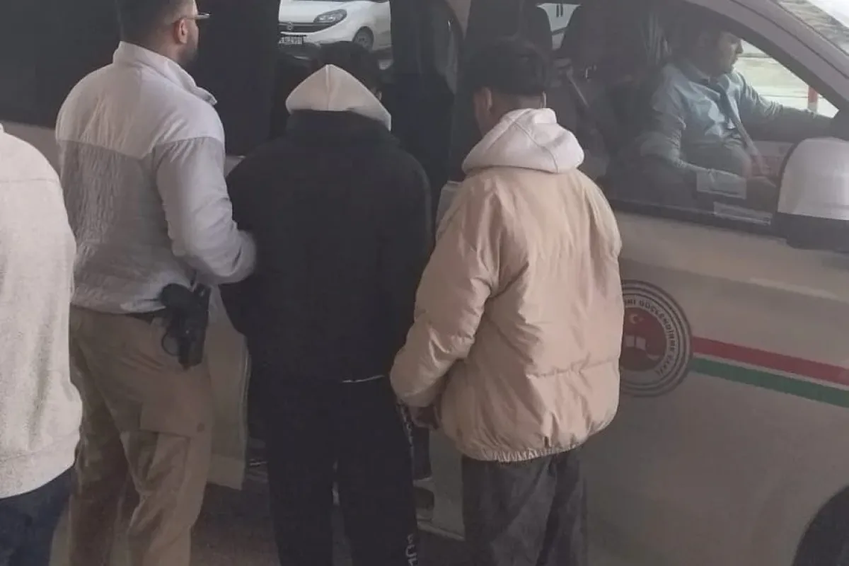 Uyuşturucu tacirleri kıskıvrak yakalandı