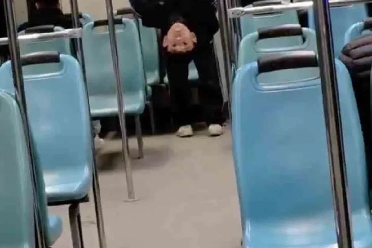 Bursa’da gençlerin metroda tehlikeli oyunu kameraya yansıdı