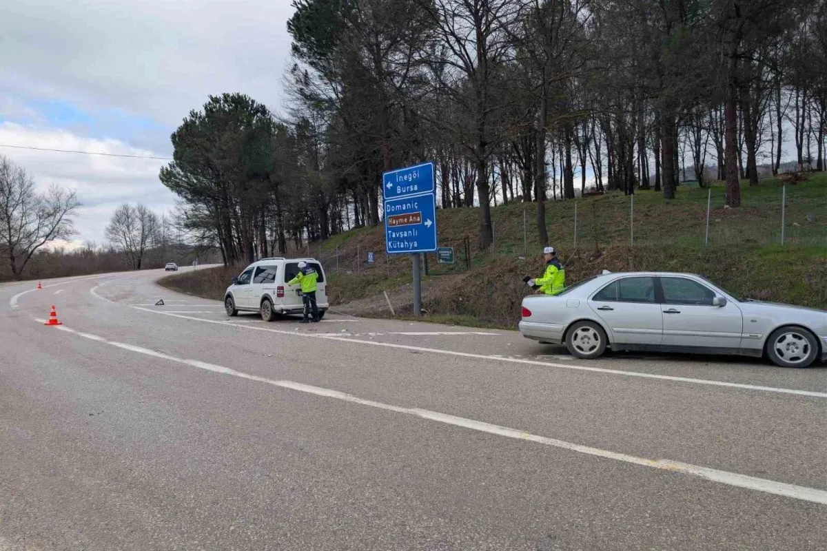 Bursa’da trafik kazası, 2 kişi yaralandı