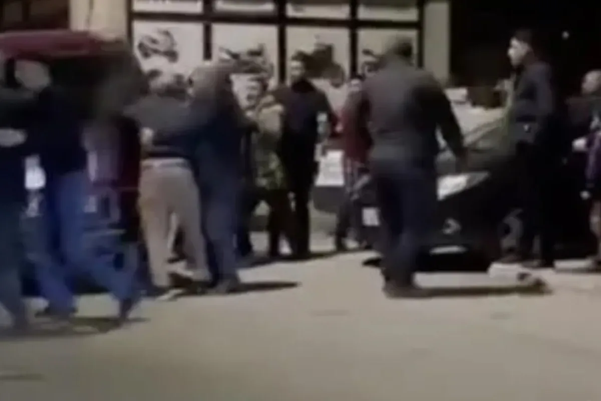 Sokak ortasında aile kavgası! Mahalle karıştı