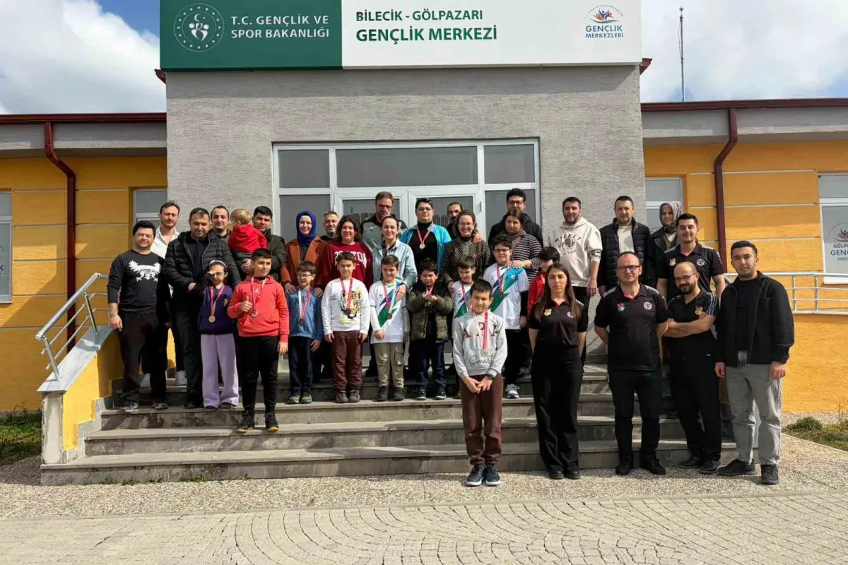 7’den 70’e ’Satranç Turnuvası’nda ter döktü