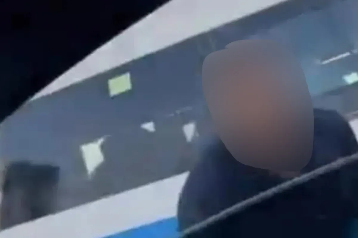 Trafikte öfke patlaması aracından etti!