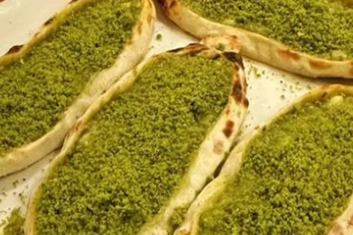 Gelinim Mutfakta şekerli fıstıklı pide tarifi ve malzemeler