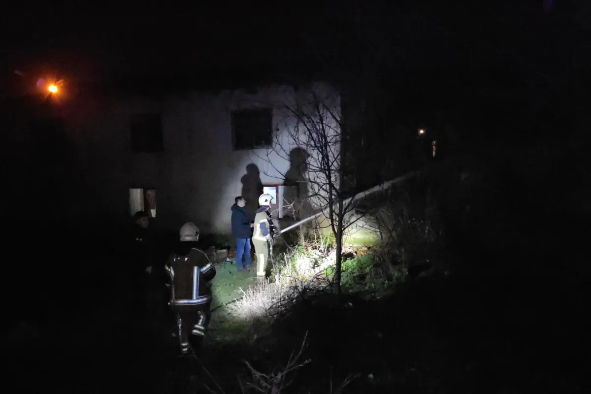 Kurşunlu Mahallesi’nde evin çatısında yangın paniğe neden oldu
