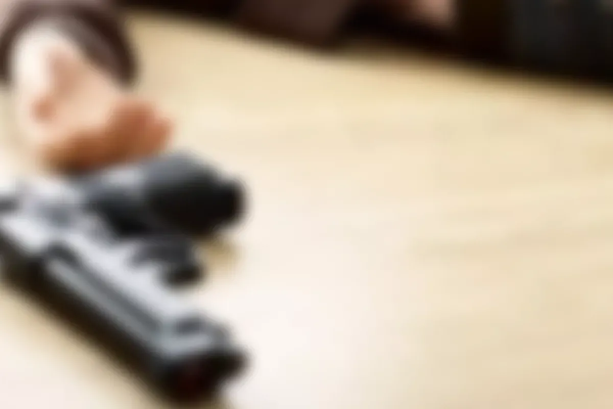 İnegöl’de evinde silah temizlerken kazara yaralandı