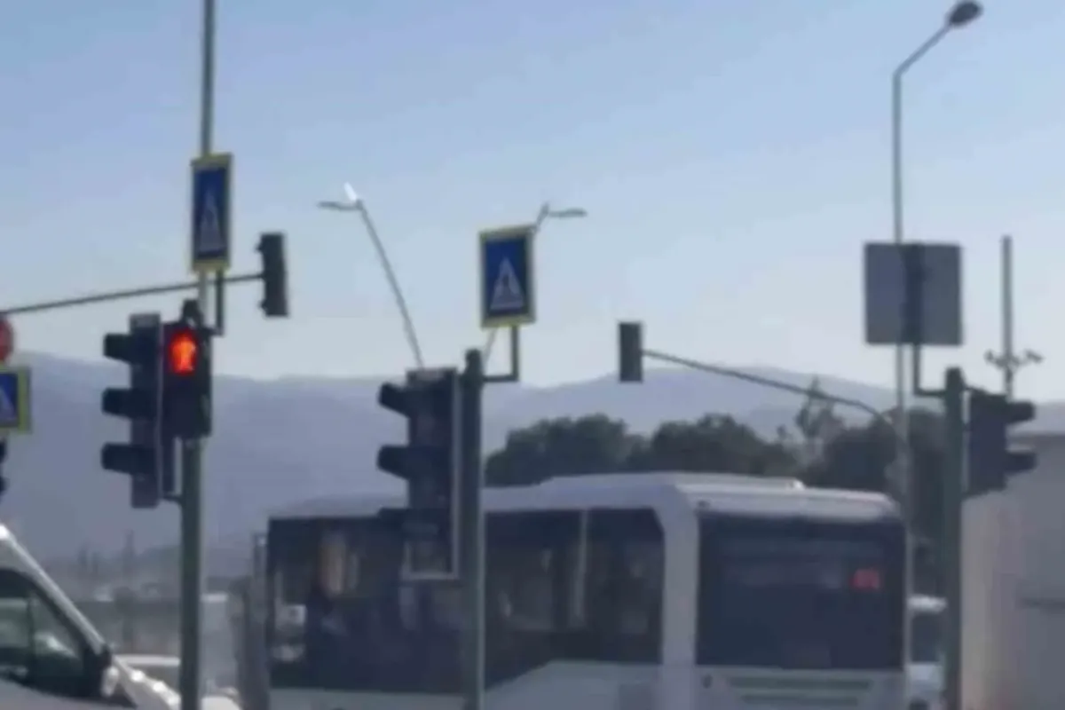 Bursa’da özel halk otobüsü ters şeride girdi