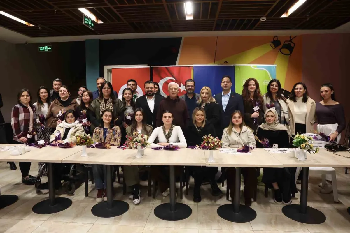 Başkan Mustafa Bozbey, gençlere sahur yaptı