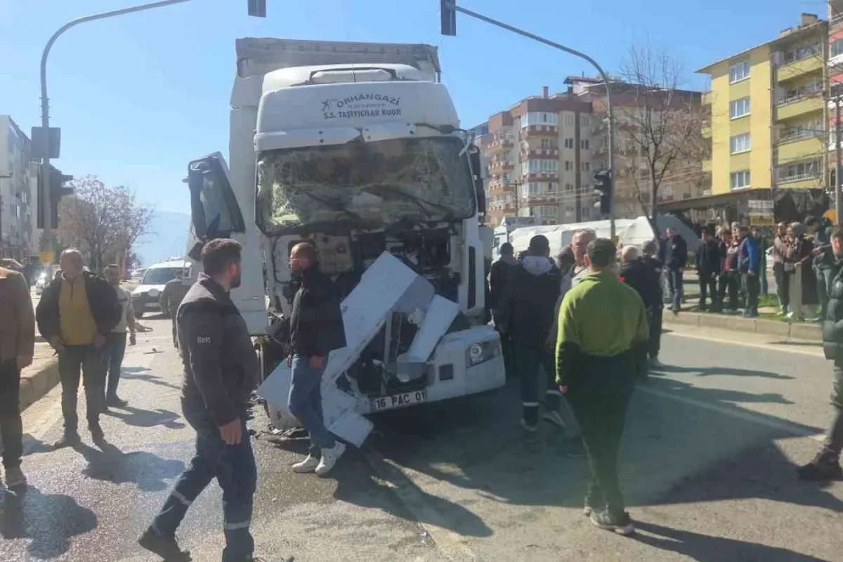 Bursa’da zincirleme kaza: 5 yaralı