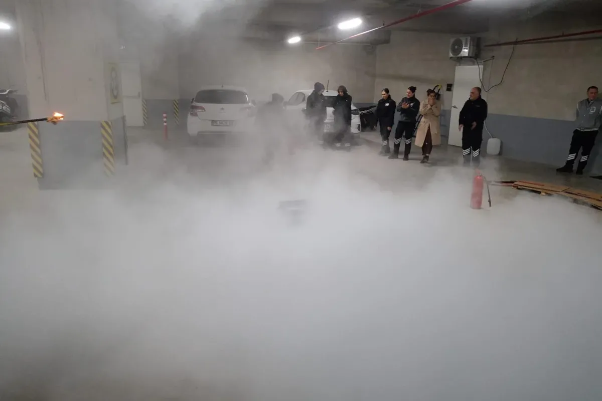 Novapark AVM 'de zamanla yarıştılar!