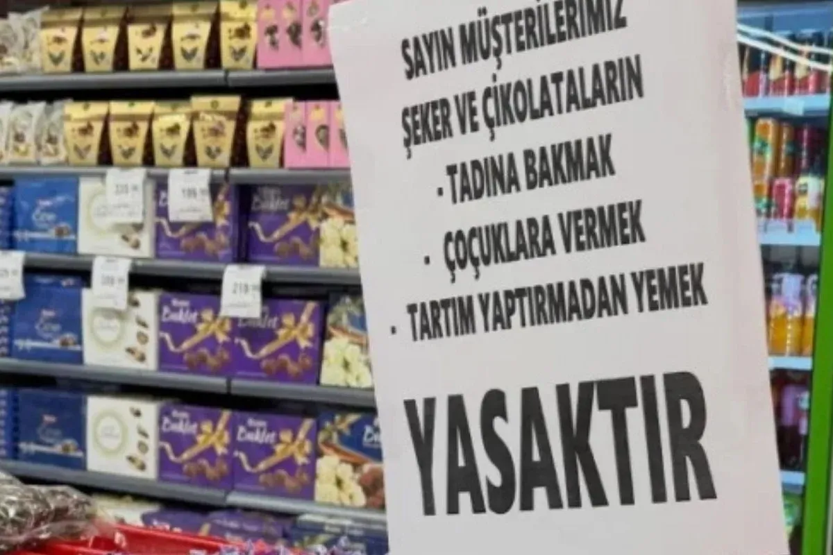 Bayram şekeri reyonuna asılan not tepki çekti