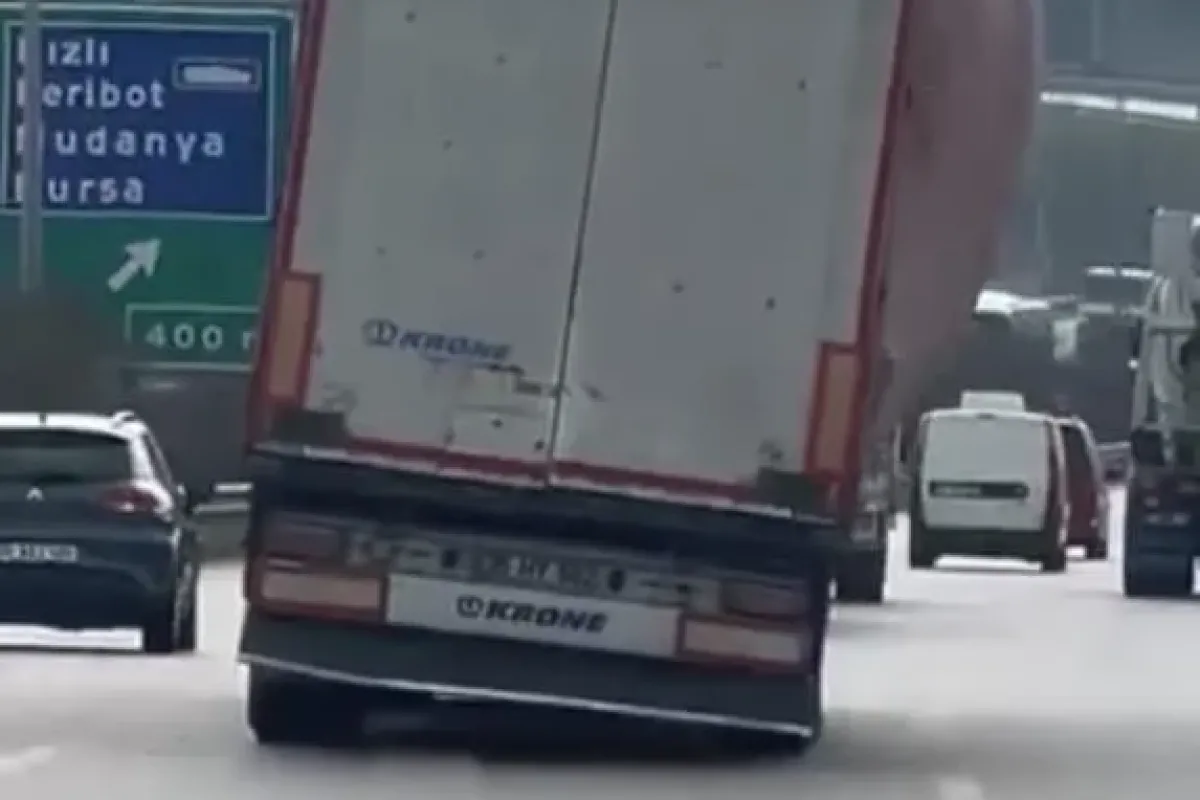 Trafikte korku dolu anlar!