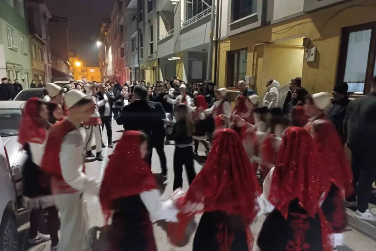 İnegöl’de Ramazan sahurunda sokaklar Rumeli ezgileriyle şenlendi