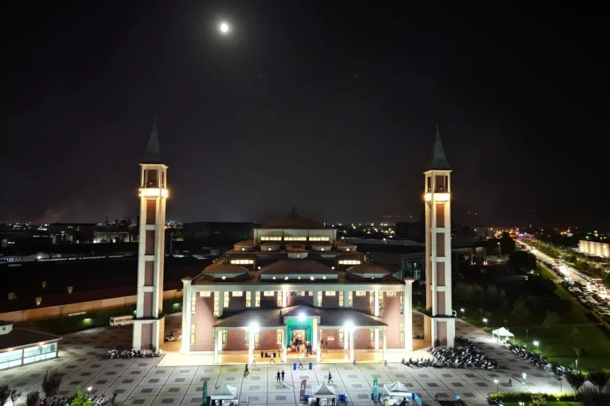 Kadir Gecesi’nde İnegöllüler aynı çatı altında