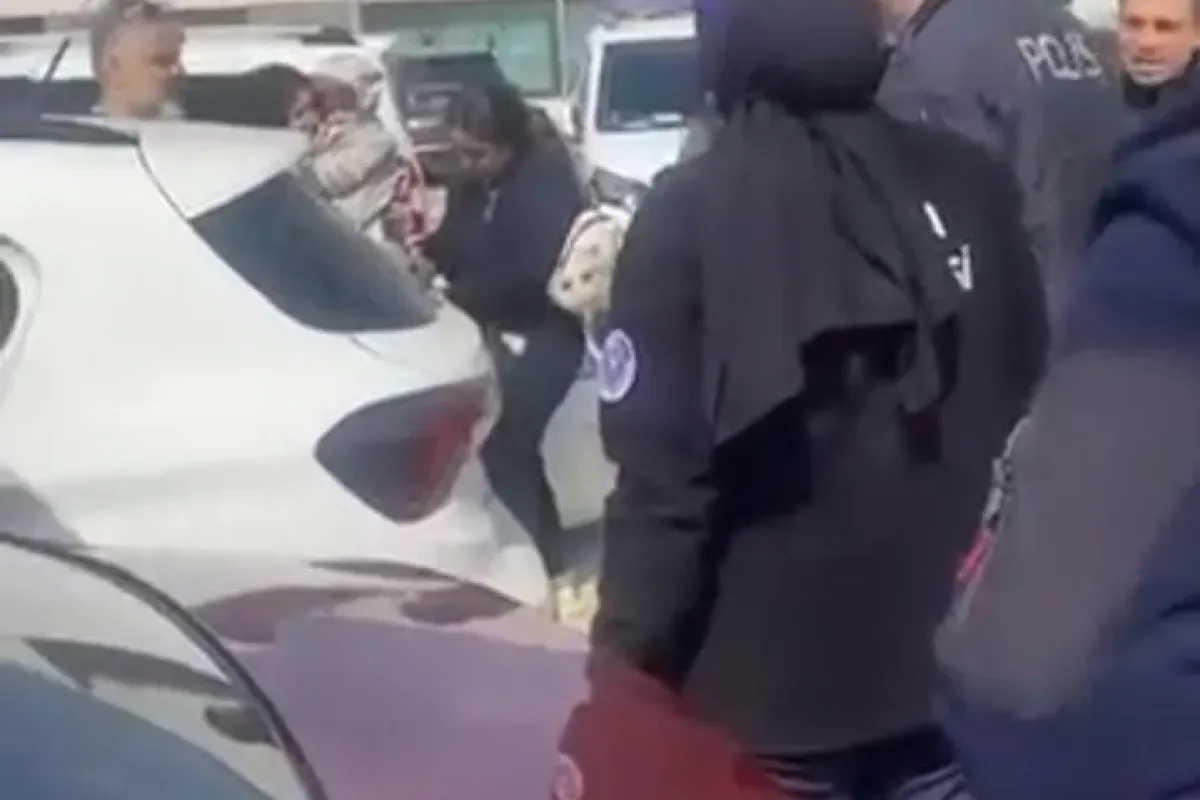 Aile zamanla yarıştı! Camı kırarak kurtardılar