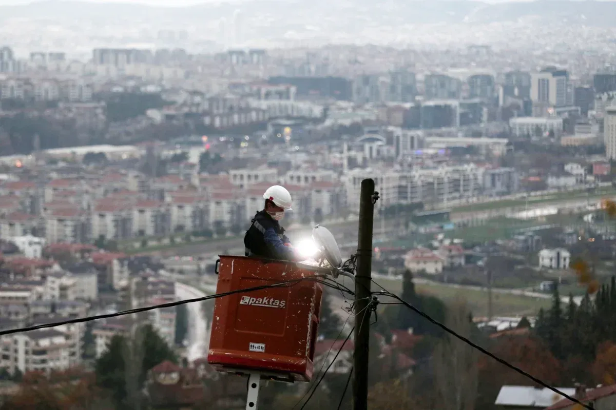 UEDAŞ’tan Bayramda Kesintisiz Enerji İçin Yoğun Mesai