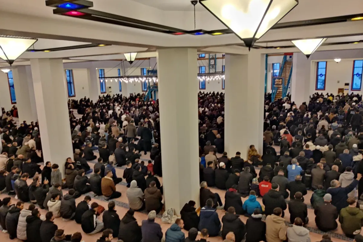 İnegöl’de binlerce kişi Ramazan Bayramı namazında buluştu