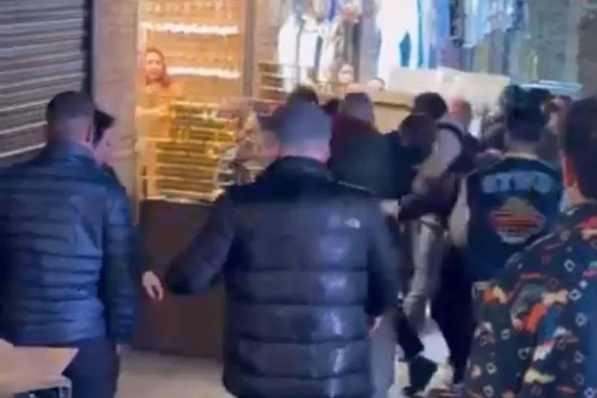Kapalı Çarşı’da meydan muharebesi... Onlarca kişi birbirine girdi