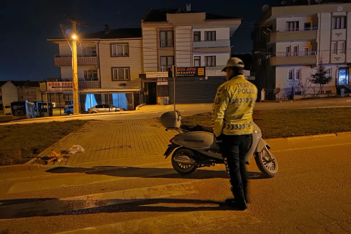 Alkollü sürücü motosikletten düştü