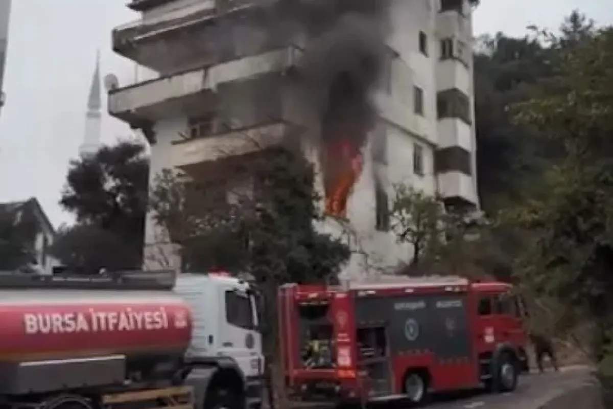 Korkutan yangında mahalle ayağa kalktı!
