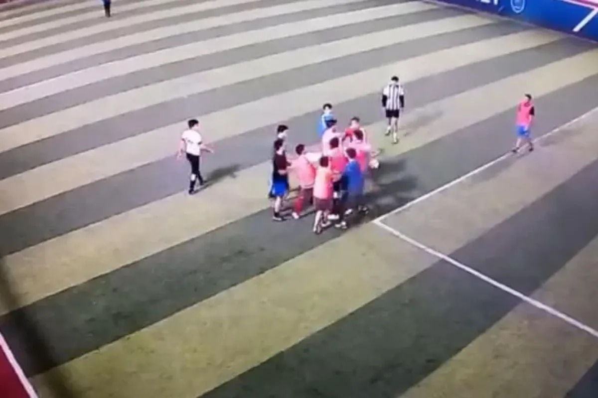 Halı sahada ayaklar değil yumruklar konuştu