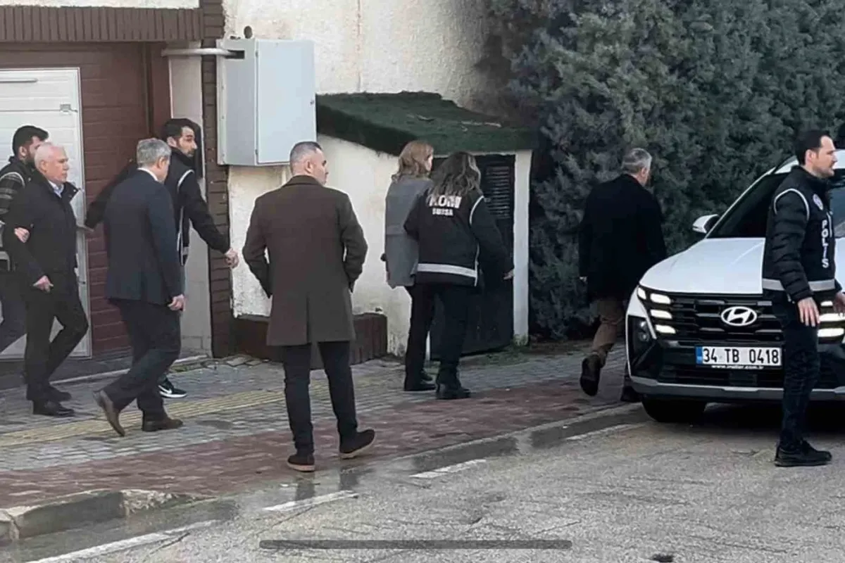 Bursa Büyükşehir Belediye Başkanı Bozbey gözaltına alındı