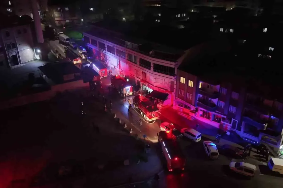 Bursa’da bir depoda çıkan yangın itfaiye ekiplerini harekete geçirdi