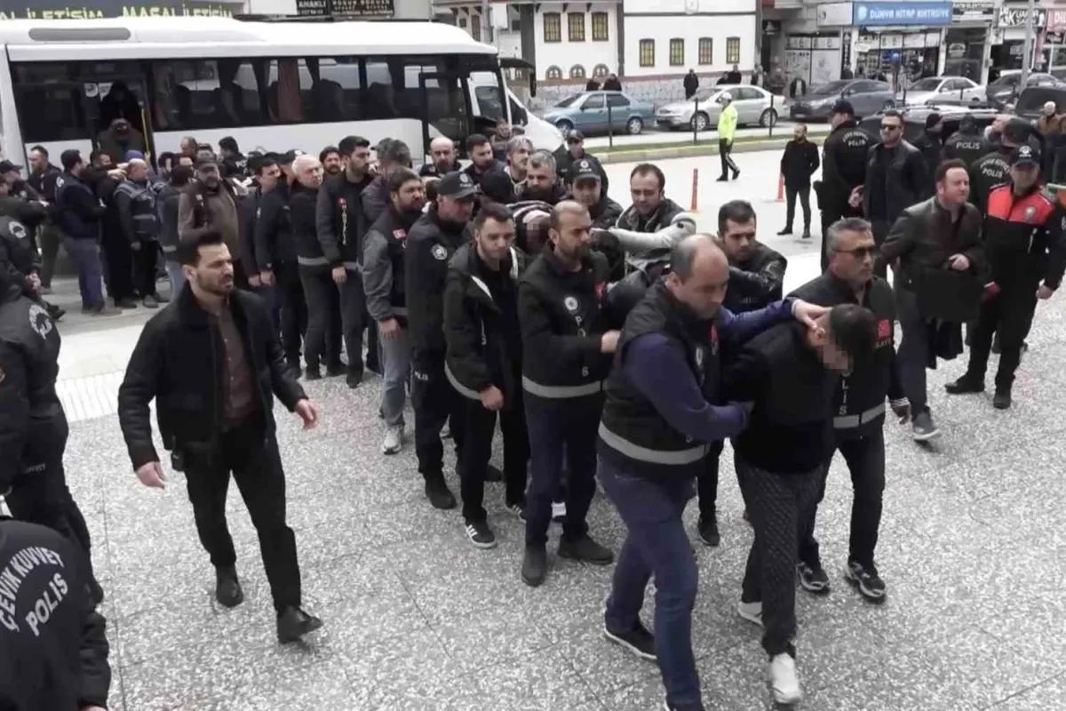 Ev satma vaadiyle milyonlarca liralık vurgun yapan şebeke çökertildi: 21 tutuklama